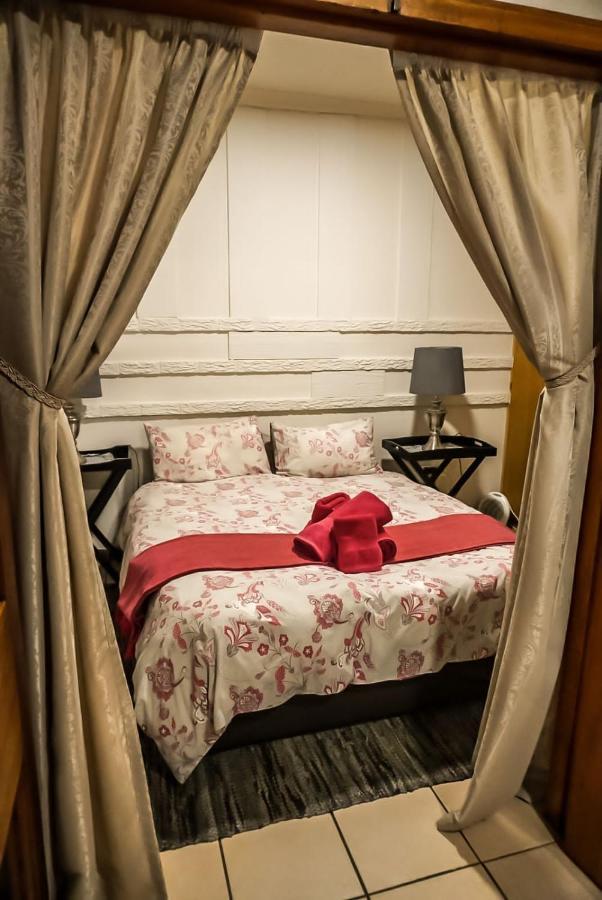 Ladybrand Heritage House エクステリア 写真