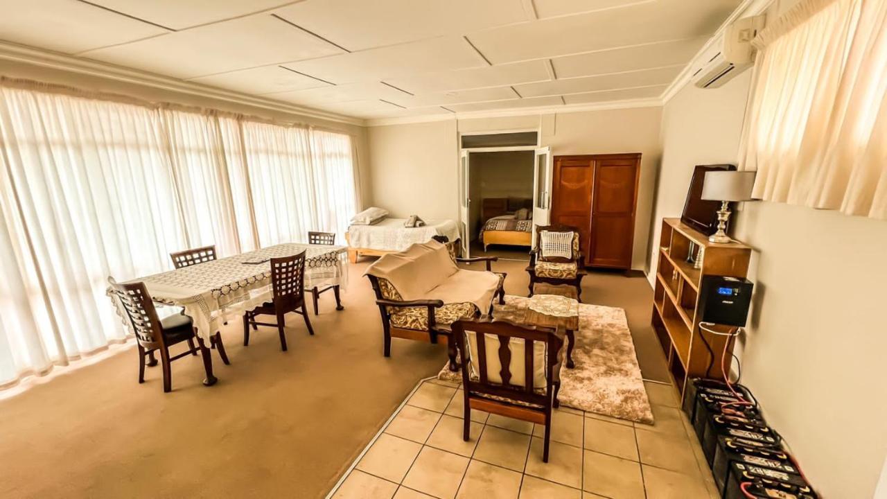Ladybrand Heritage House エクステリア 写真